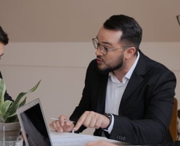Awans na horyzoncie? Tak poprowadzisz rozmowę o wynagrodzeniu, by wyjść z niej z podwyżką