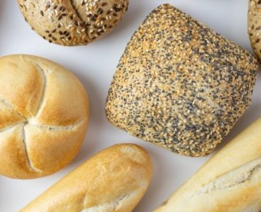 Od kromki do łyżki: dlaczego kasze wygrywają z białym pieczywem