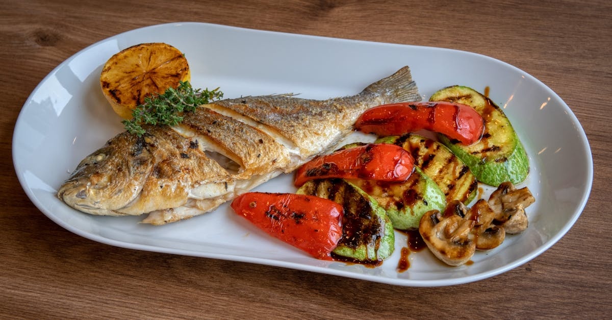 Lekki obiad z piekarnika: aromatyczne ryby, które zrobisz w 20 minut