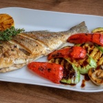 Lekki obiad z piekarnika: aromatyczne ryby, które zrobisz w 20 minut